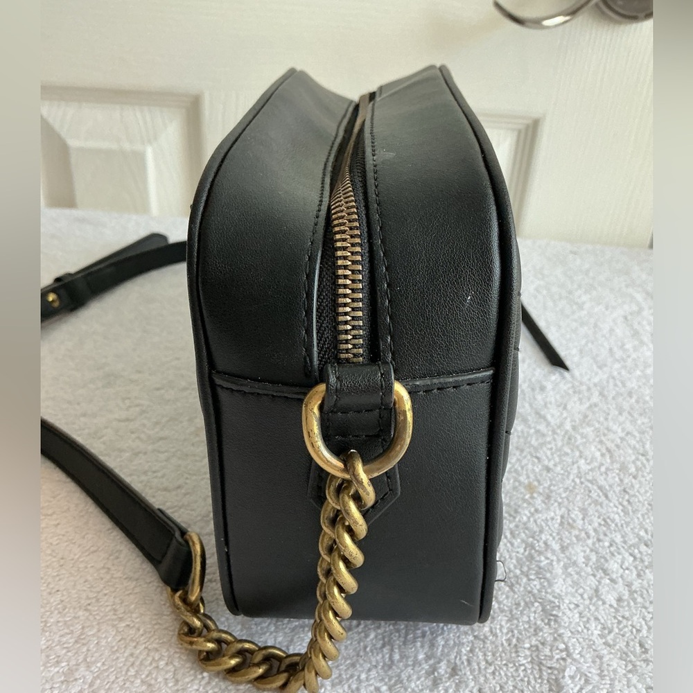 Gucci Black Chevron Crossbody with Gold Accents - Picture 5 of 16